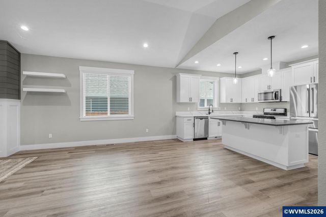1105 Hardcastle Av, Woodburn, OR 97071
