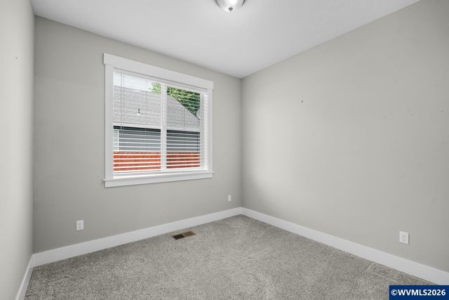 1105 Hardcastle Av, Woodburn, OR 97071