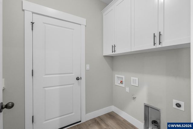 1105 Hardcastle Av, Woodburn, OR 97071