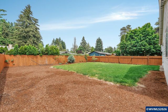 1105 Hardcastle Av, Woodburn, OR 97071