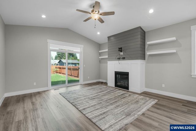 1105 Hardcastle Av, Woodburn, OR 97071
