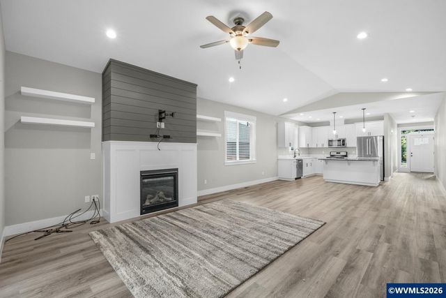 1105 Hardcastle Av, Woodburn, OR 97071
