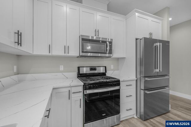 1105 Hardcastle Av, Woodburn, OR 97071
