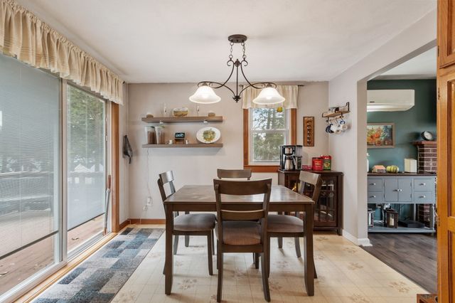 7 N Lakeview Rd, Norton, MA 02766