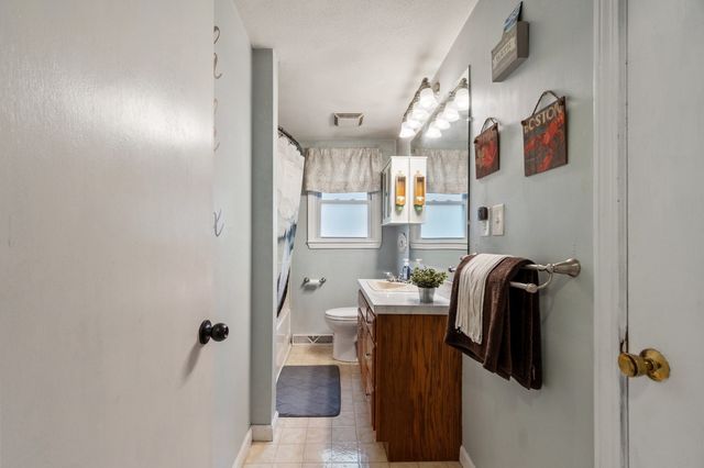 7 N Lakeview Rd, Norton, MA 02766