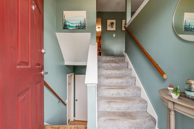 7 N Lakeview Rd, Norton, MA 02766