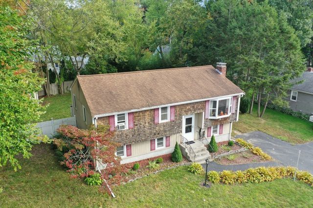 7 N Lakeview Rd, Norton, MA 02766