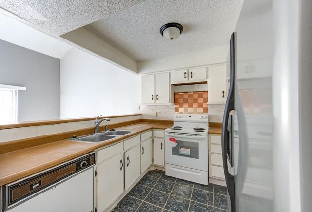 13004 Greenway Chase Court 3004, Houston, TX 77072