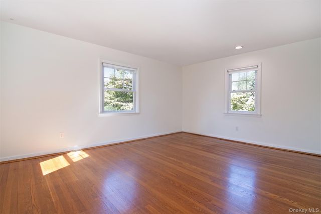 32 Stellar Place, Pelham, NY 10803