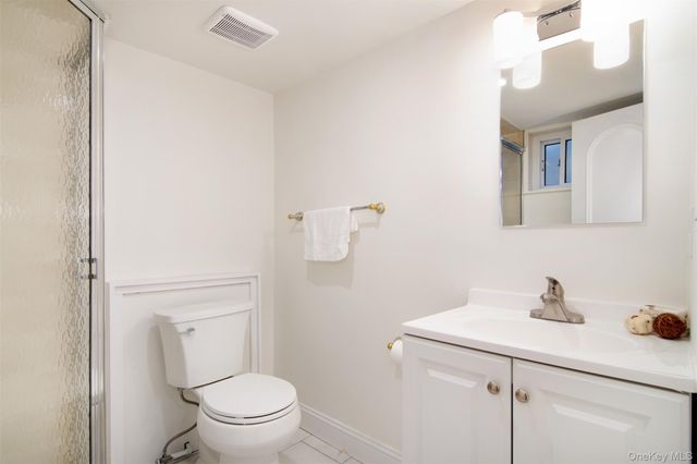 32 Stellar Place, Pelham, NY 10803
