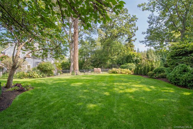 32 Stellar Place, Pelham, NY 10803