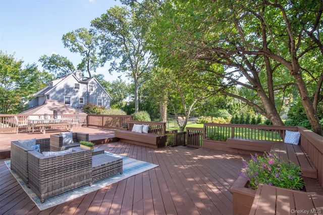 32 Stellar Place, Pelham, NY 10803
