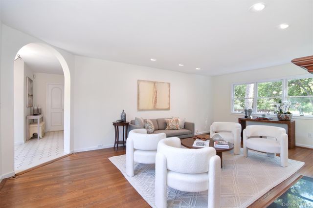 32 Stellar Place, Pelham, NY 10803