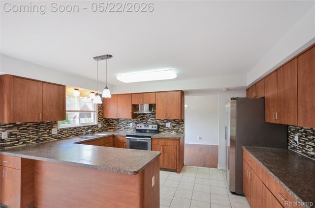4048 Augustine Drive, Sterling Heights, MI 48310