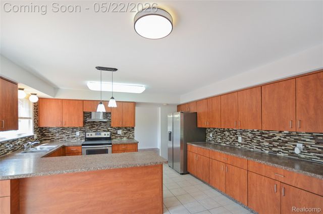 4048 Augustine Drive, Sterling Heights, MI 48310