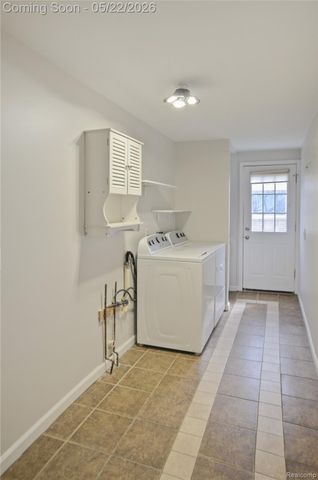 4048 Augustine Drive, Sterling Heights, MI 48310