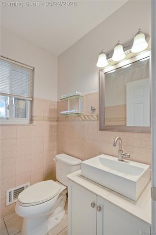 4048 Augustine Drive, Sterling Heights, MI 48310