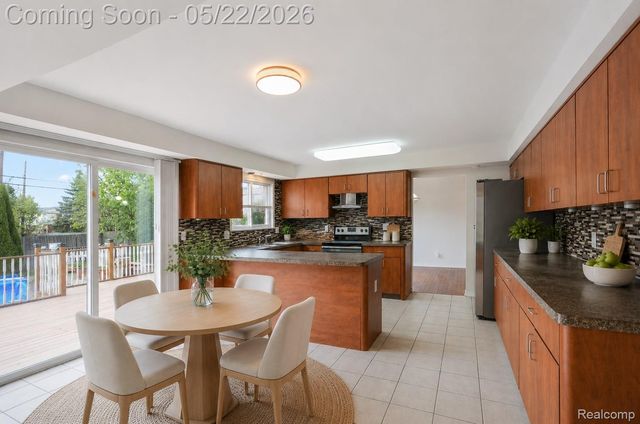4048 Augustine Drive, Sterling Heights, MI 48310