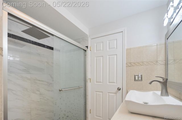 4048 Augustine Drive, Sterling Heights, MI 48310