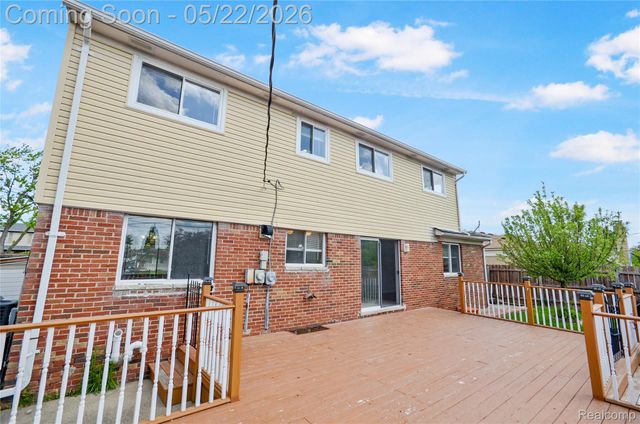 4048 Augustine Drive, Sterling Heights, MI 48310