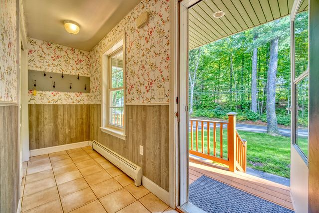 24 Broad Cove Drive, Concord, NH 03301