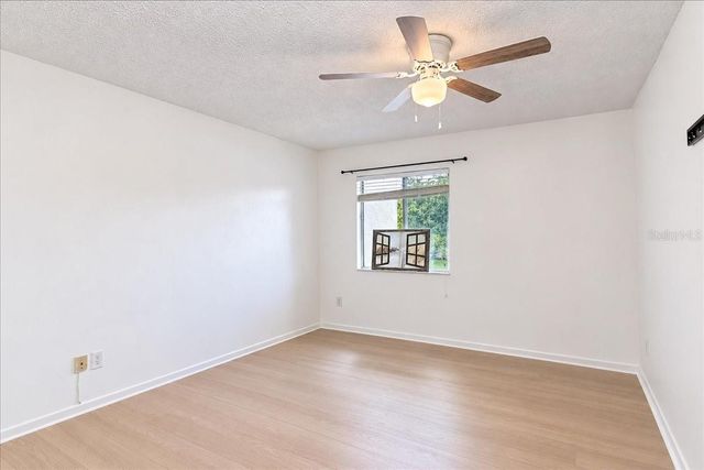 628 FAIRWAYS CIRCLE B, Ocala, FL 34472