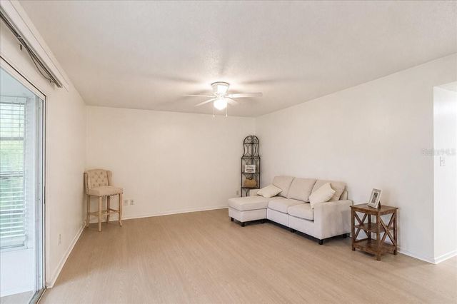 628 FAIRWAYS CIRCLE B, Ocala, FL 34472