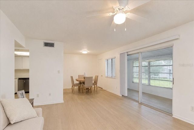 628 FAIRWAYS CIRCLE B, Ocala, FL 34472