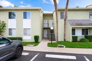 628 FAIRWAYS CIRCLE B, Ocala, FL 34472