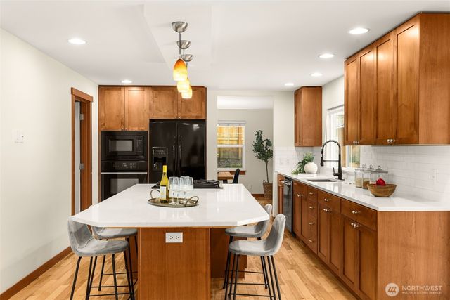 1759 Newport Avenue NE, Renton, WA 98056