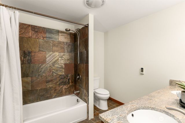 1759 Newport Avenue NE, Renton, WA 98056