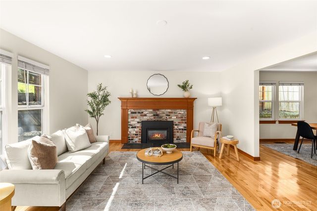 1759 Newport Avenue NE, Renton, WA 98056