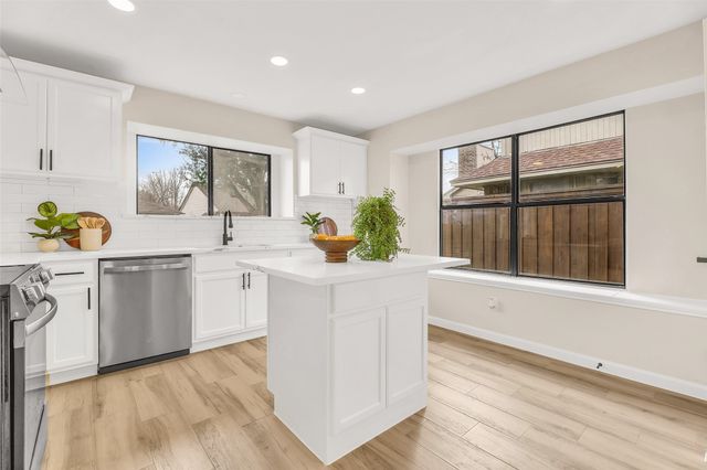 2433 Mckensie Lane, Grand Prairie, TX 75052