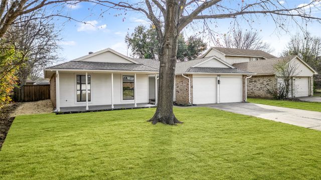 2433 Mckensie Lane, Grand Prairie, TX 75052