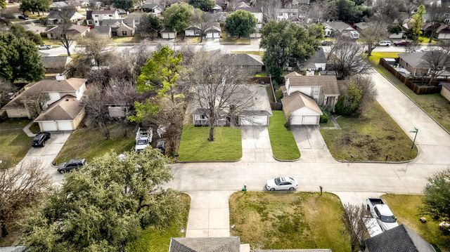 2433 Mckensie Lane, Grand Prairie, TX 75052
