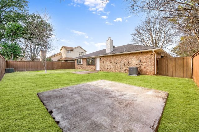 2433 Mckensie Lane, Grand Prairie, TX 75052