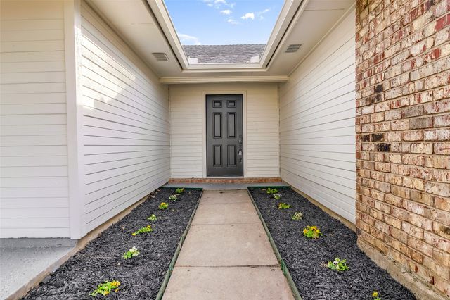 2433 Mckensie Lane, Grand Prairie, TX 75052