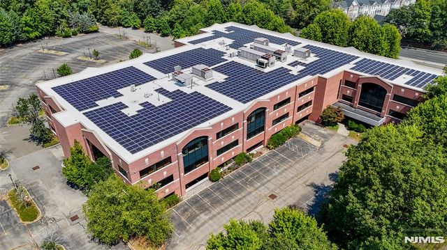 10 Allendale Road, Saddle River, NJ 07458