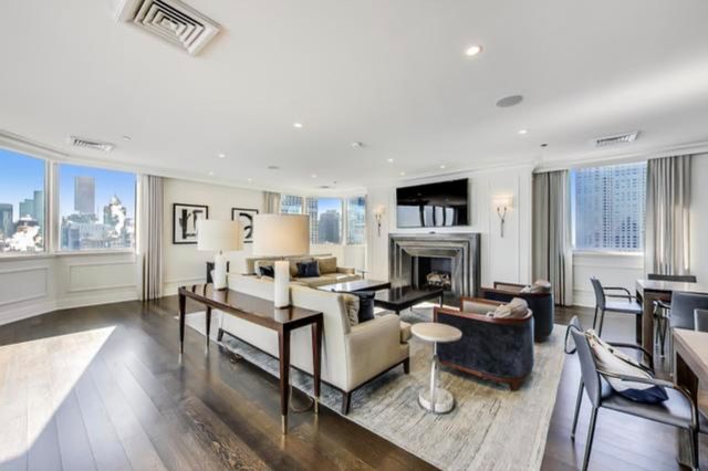 990 N Lake Shore Drive 15D, Chicago, IL 60611