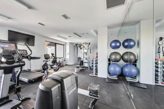 990 N Lake Shore Drive 15D, Chicago, IL 60611
