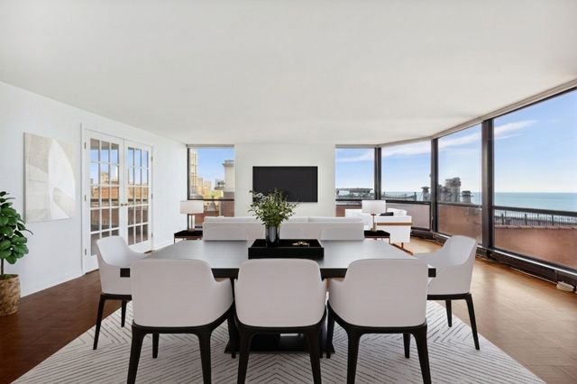 990 N Lake Shore Drive 15D, Chicago, IL 60611