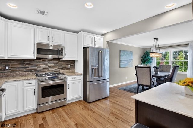 3 Harvey Ct 3, Clark Twp., NJ 07066