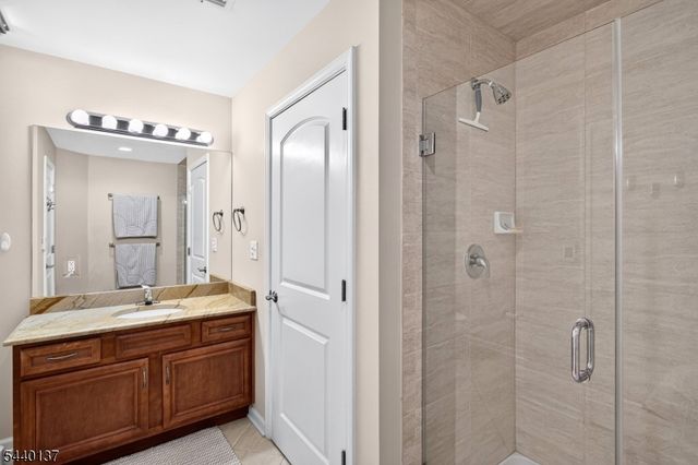 3 Harvey Ct 3, Clark Twp., NJ 07066
