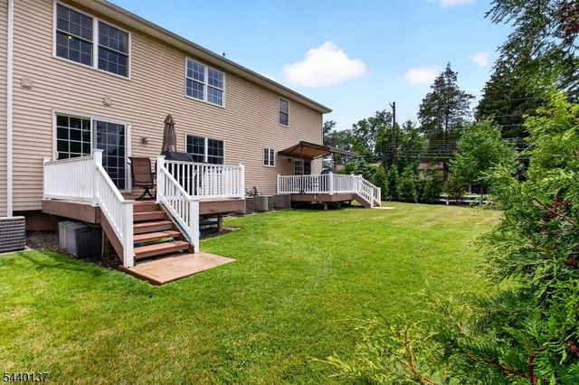 3 Harvey Ct 3, Clark Twp., NJ 07066