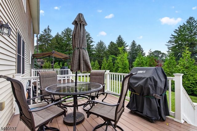 3 Harvey Ct 3, Clark Twp., NJ 07066