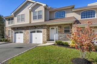 3 Harvey Ct 3, Clark Twp., NJ 07066