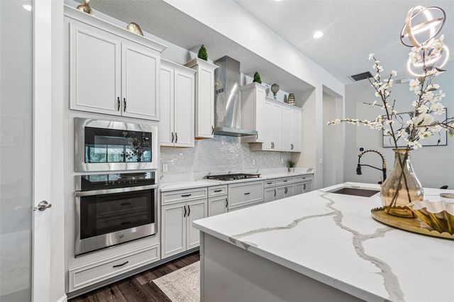 10597 MEADOWRUN DRIVE, Lithia, FL 33547