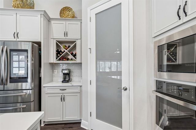 10597 MEADOWRUN DRIVE, Lithia, FL 33547