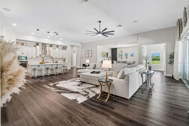 10597 MEADOWRUN DRIVE, Lithia, FL 33547