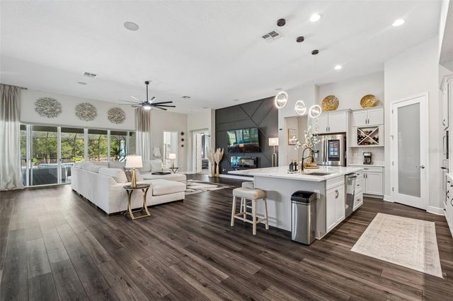 10597 MEADOWRUN DRIVE, Lithia, FL 33547